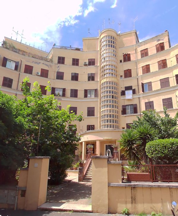 appartamento in vendita a Roma in zona Ostiense