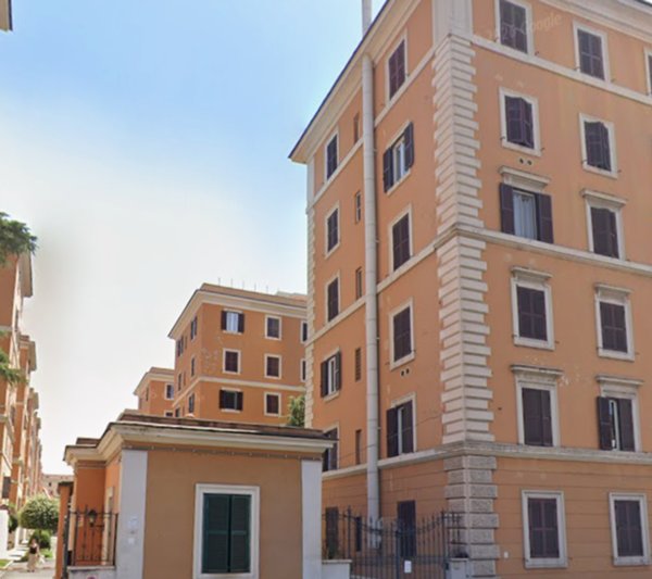 appartamento in vendita a Roma in zona Tuscolano