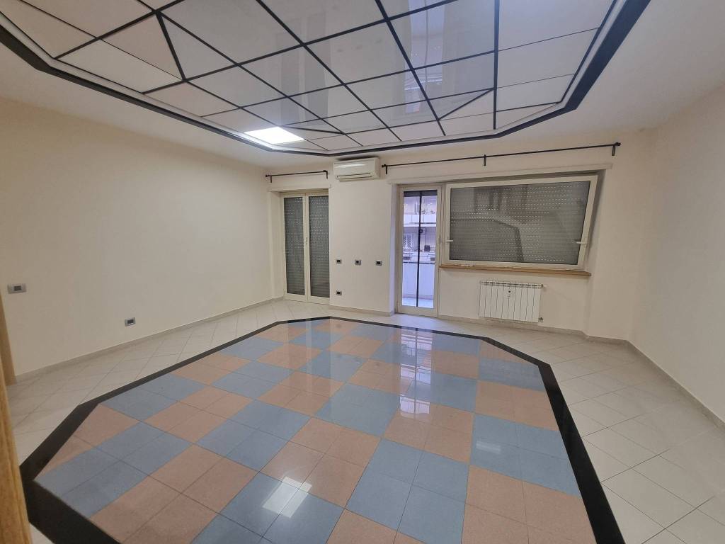 appartamento in vendita a Roma in zona Appio Latino