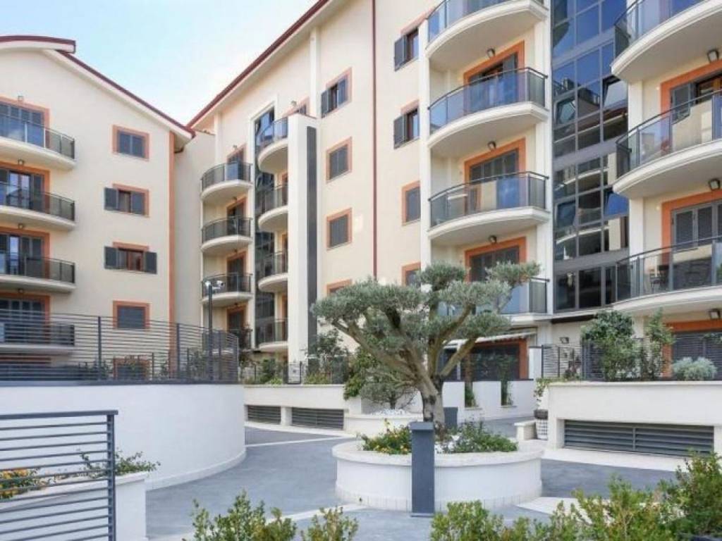appartamento in vendita a Roma in zona Ostia