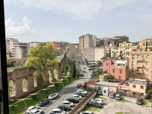 appartamento in vendita a Roma in zona Prenestino-Centocelle