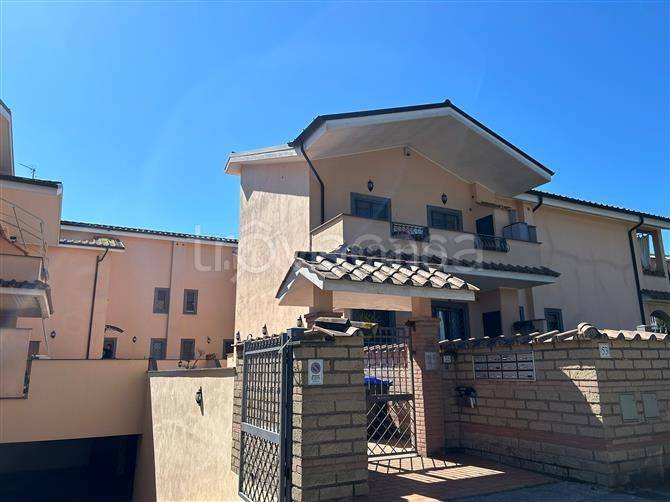 appartamento in vendita a Roma in zona Infernetto