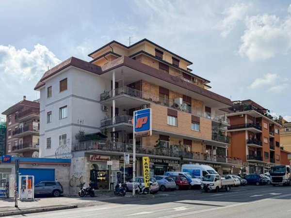 appartamento in vendita a Roma in zona Gianicolense
