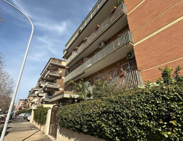 appartamento in vendita a Roma in zona Appio Claudio