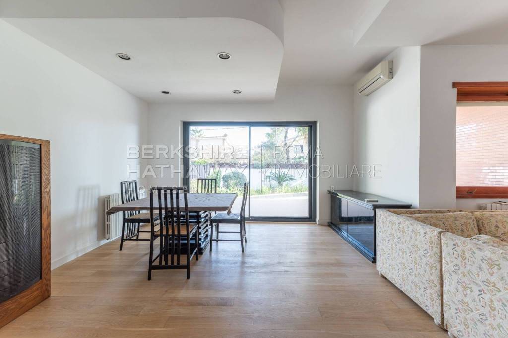 casa indipendente in vendita a Roma in zona Infernetto