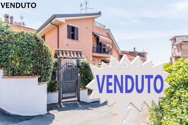 casa indipendente in vendita a Roma in zona Sette Bagni