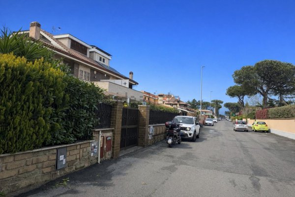 casa indipendente in vendita a Roma