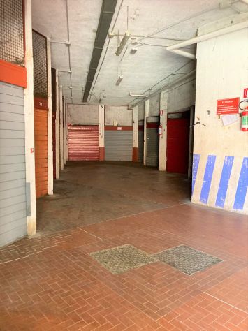 negozio in vendita a Roma in zona Collatino