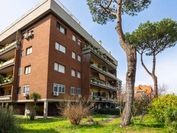 appartamento in vendita a Roma in zona Cinecittà