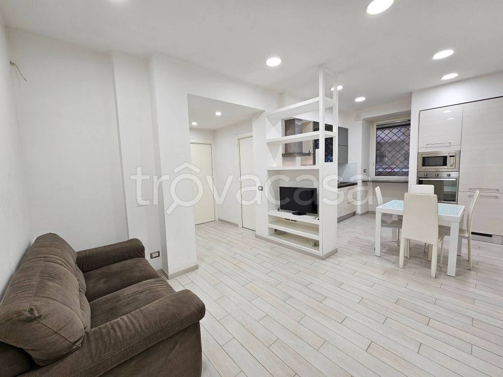 appartamento in vendita a Roma in zona Appio Latino