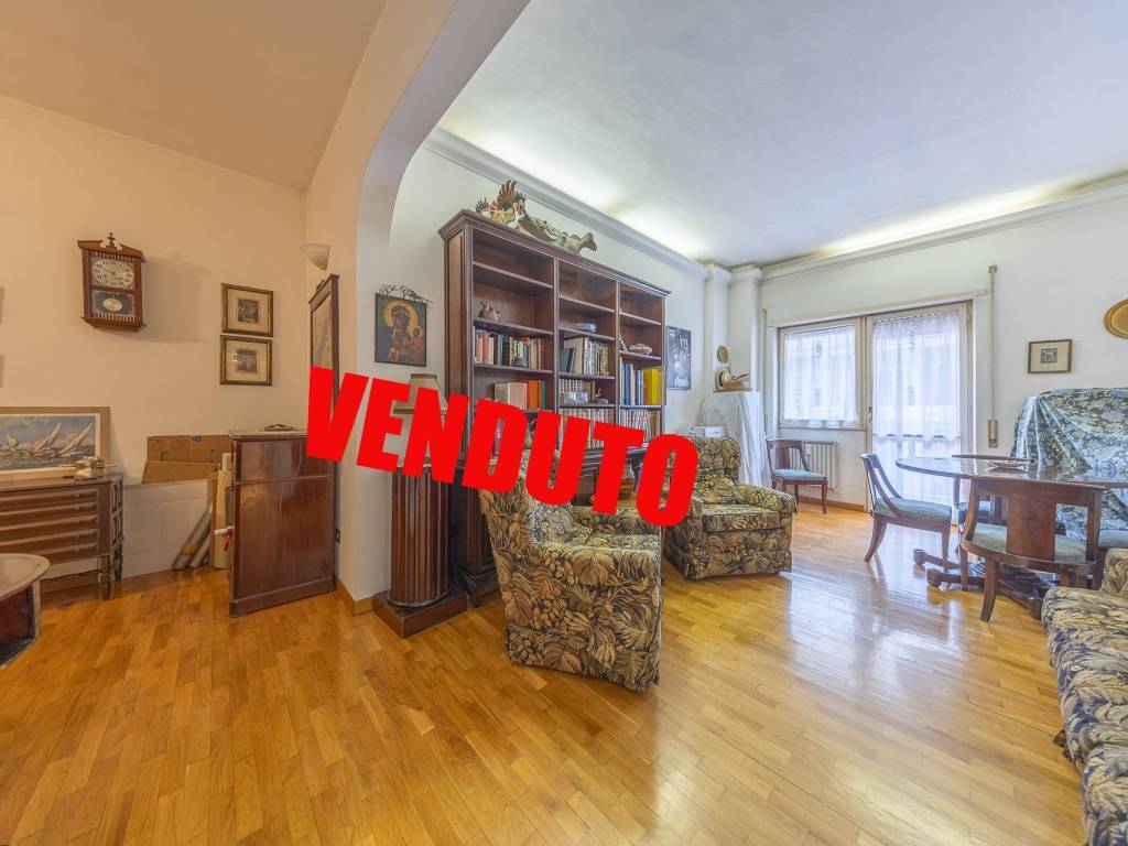 appartamento in vendita a Roma in zona Tuscolano