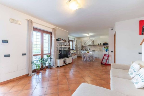 casa indipendente in vendita a Roma in zona Massimina/Casal Lumbroso