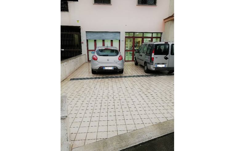 negozio in vendita a Roma in zona Romanina