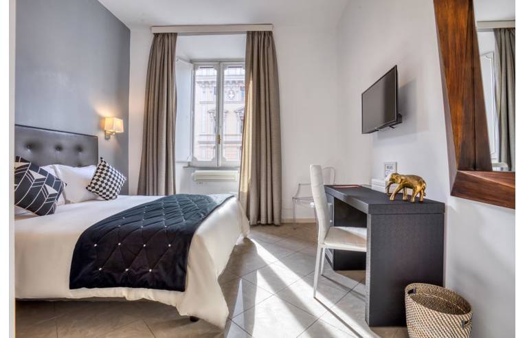 negozio in vendita a Roma in zona Rione Prati