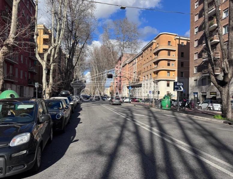 negozio in vendita a Roma in zona Della Vittoria