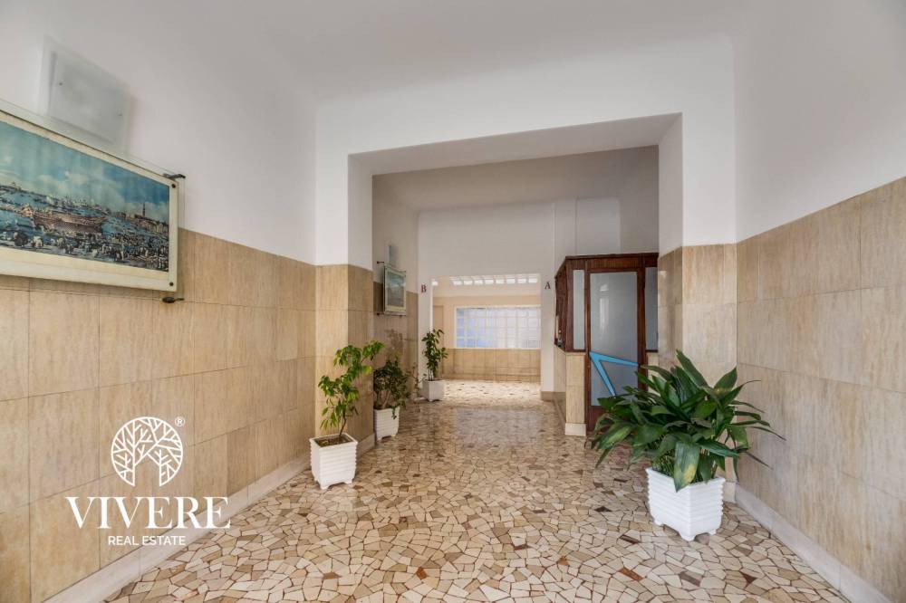 appartamento in vendita a Roma in zona Ostiense