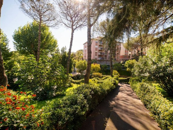 appartamento in vendita a Roma in zona Mostacciano