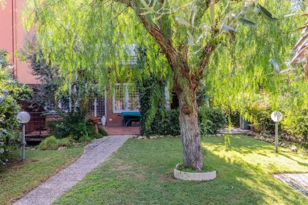 casa indipendente in vendita a Roma in zona Axa