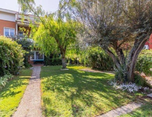 casa indipendente in vendita a Roma in zona Axa