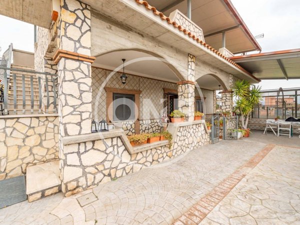 casa indipendente in vendita a Roma in zona Finocchio