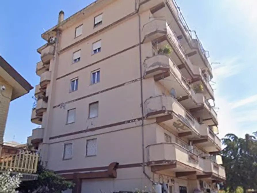 appartamento in vendita a Roma in zona Torre Angela