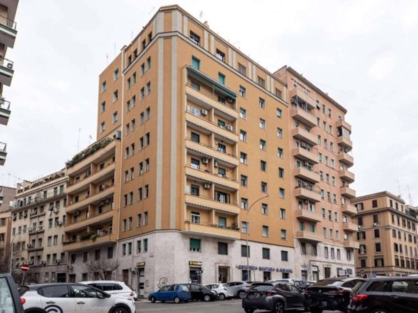 appartamento in vendita a Roma in zona Tuscolano