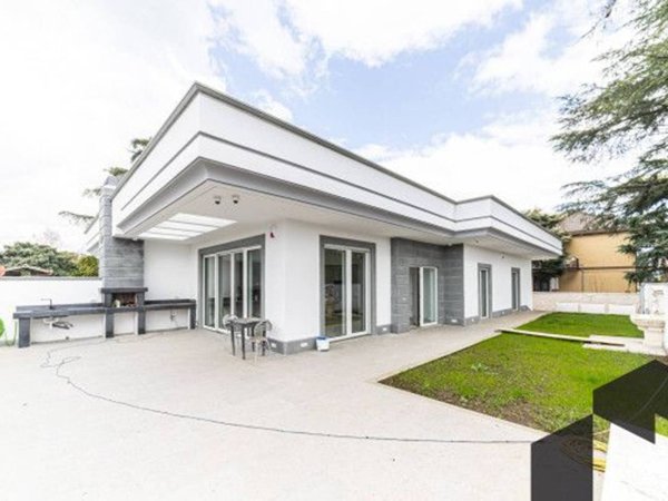 casa indipendente in vendita a Roma in zona Borghesiana