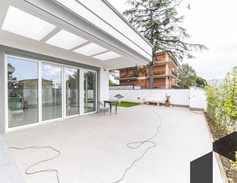 casa indipendente in vendita a Roma in zona Borghesiana