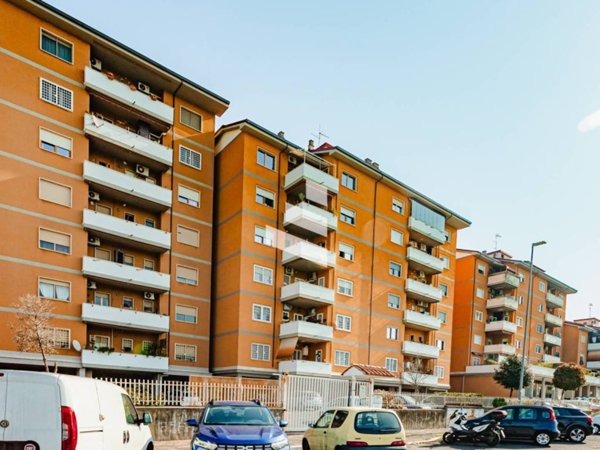 appartamento in vendita a Roma in zona Alessandrino