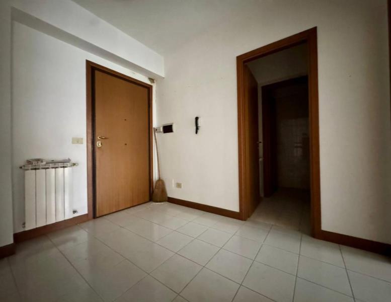ufficio in vendita a Roma in zona San Basilio