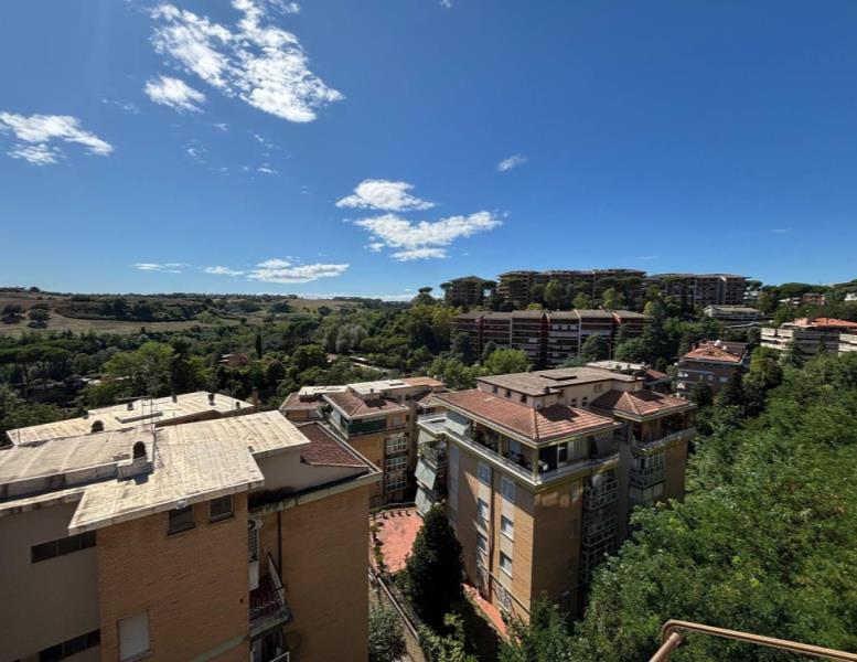 casa indipendente in vendita a Roma in zona Tomba di Nerone