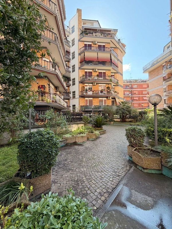 appartamento in vendita a Roma in zona Collatino