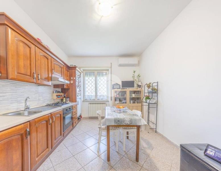 appartamento in vendita a Roma in zona Castelverde