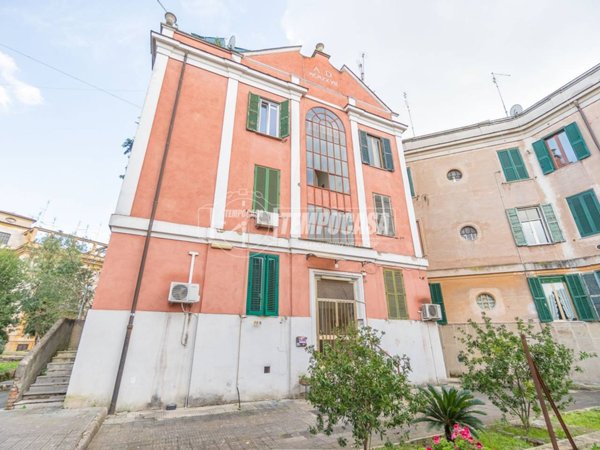 appartamento in vendita a Roma in zona Ostiense