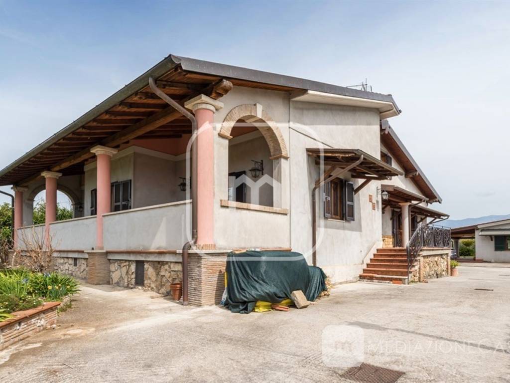 casa indipendente in vendita a Roma in zona Finocchio