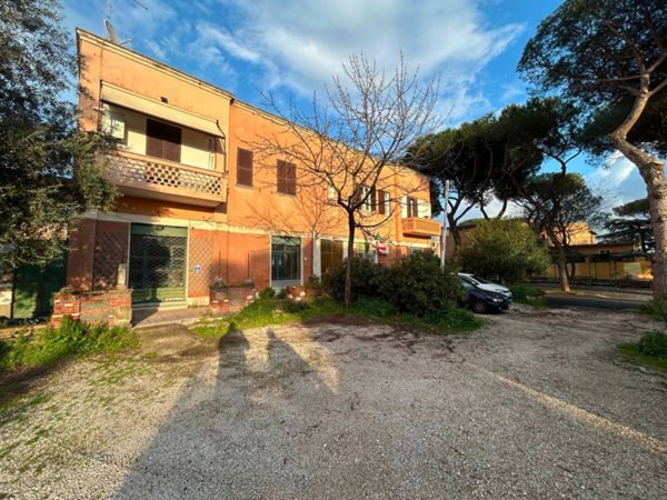 appartamento in vendita a Roma in zona Appio Claudio