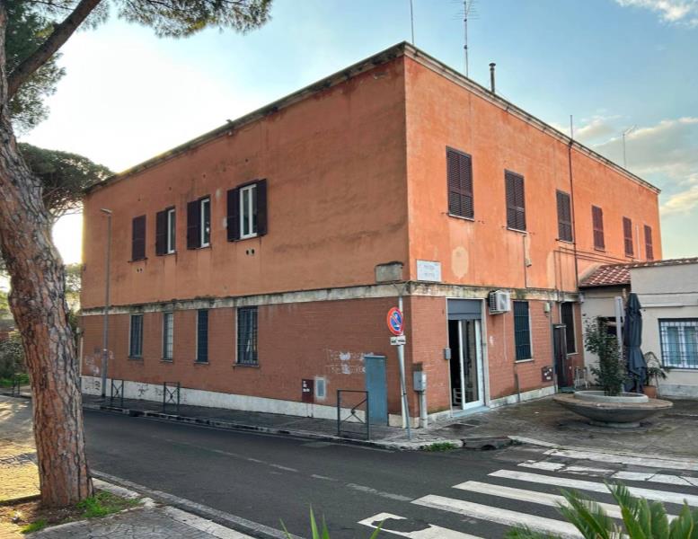 appartamento in vendita a Roma in zona Appio Claudio