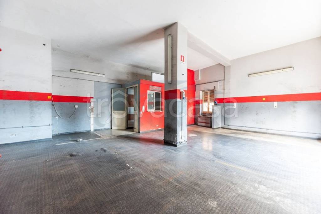 negozio in vendita a Roma in zona Ostiense