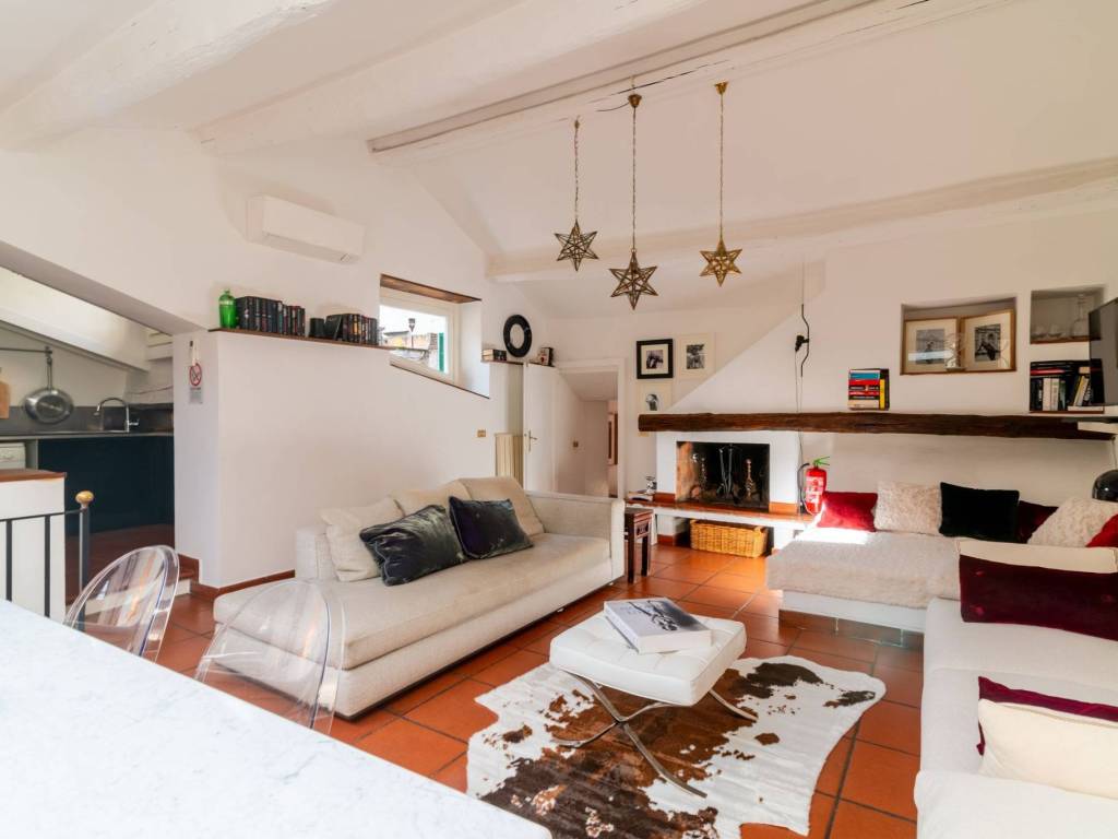 appartamento in vendita a Roma in zona Rione Regola