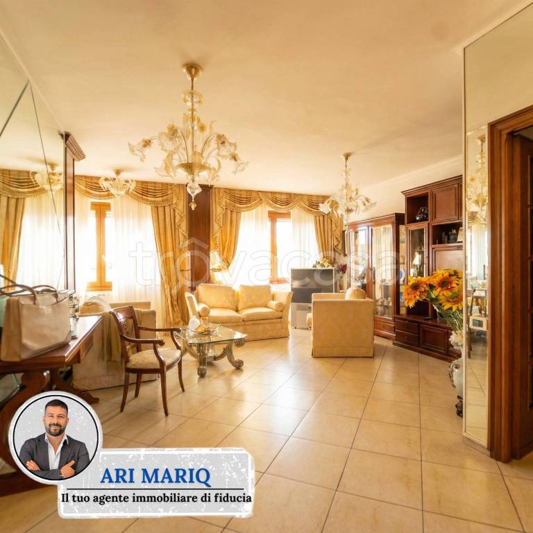 appartamento in vendita a Roma in zona EUR