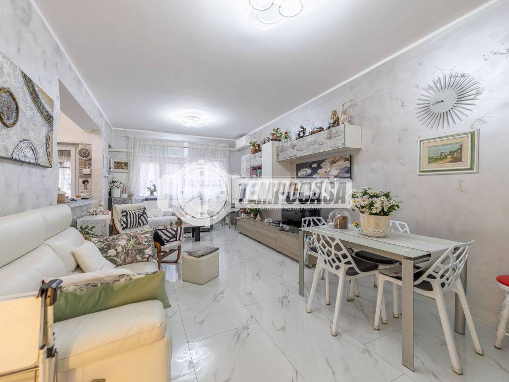 appartamento in vendita a Roma in zona Tuscolano