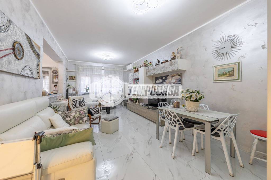 appartamento in vendita a Roma in zona Tuscolano