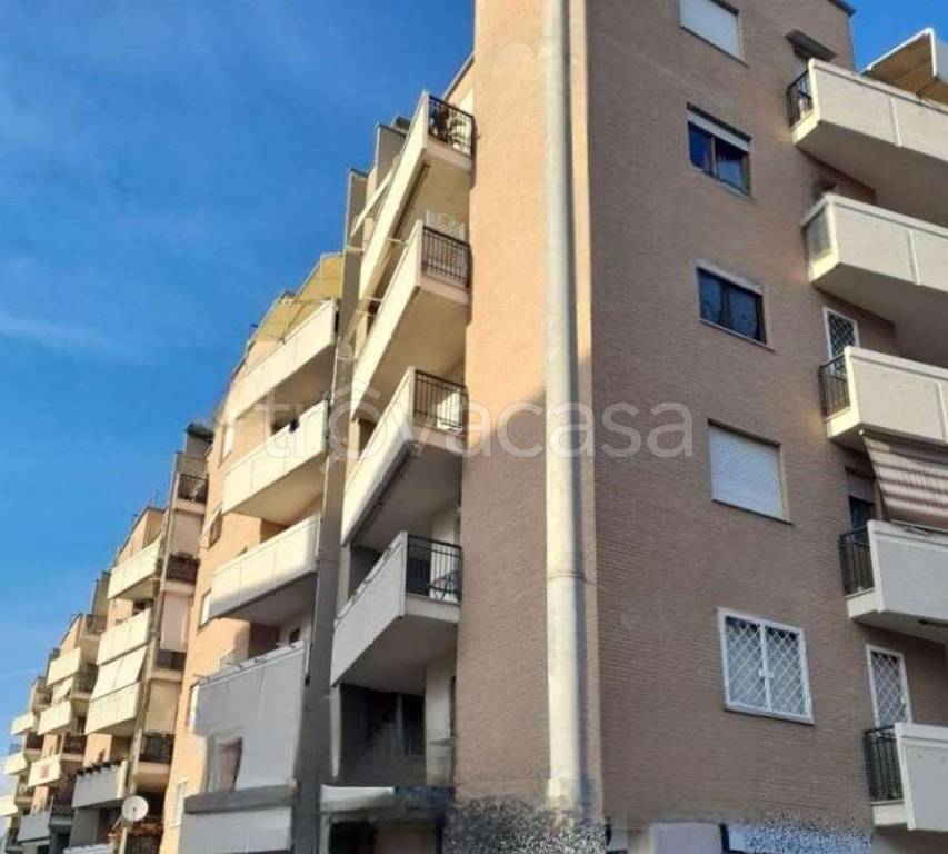 appartamento in vendita a Roma in zona Ponte di Nona
