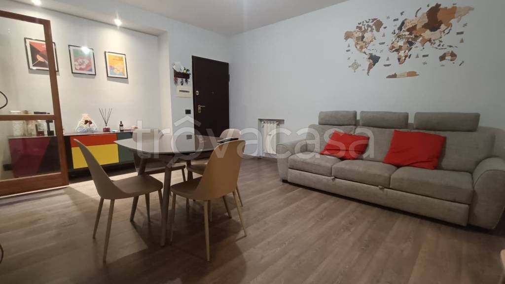 appartamento in vendita a Roma in zona Acilia