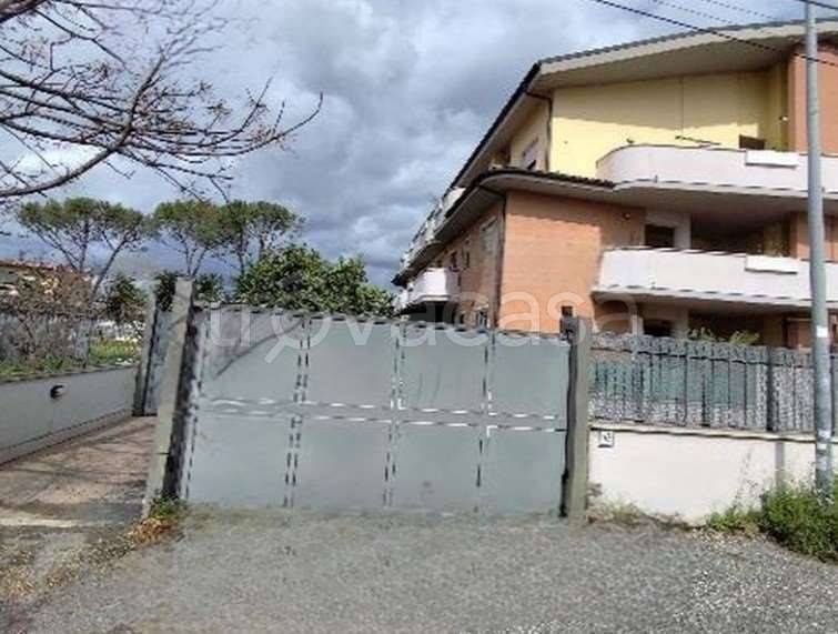 appartamento in vendita a Roma in zona Finocchio