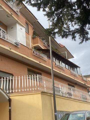 appartamento in vendita a Roma in zona Massimina/Casal Lumbroso