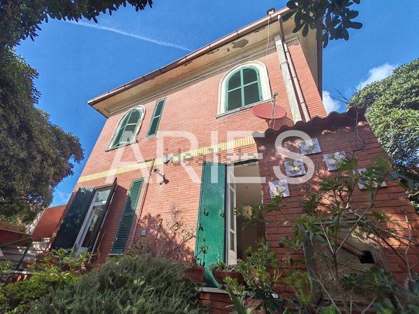 casa indipendente in vendita a Roma in zona Ostia