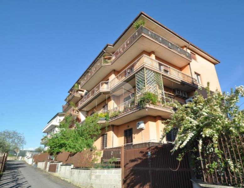 appartamento in vendita a Roma in zona Finocchio