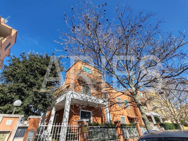 appartamento in vendita a Roma in zona Ostia