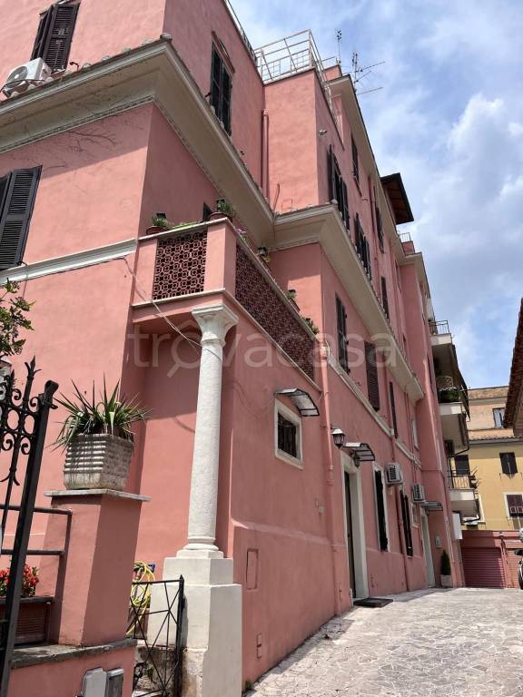 appartamento in vendita a Roma in zona Ostiense